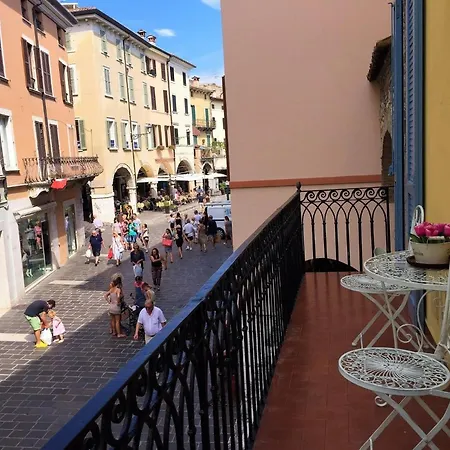 Ferienwohnung DesenzanoLoft Le Petit Bijou Desenzano Desenzano del Garda Exterior foto