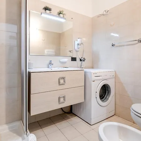Ferienwohnung DesenzanoLoft Le Petit Bijou Desenzano Desenzano del Garda Exterior foto